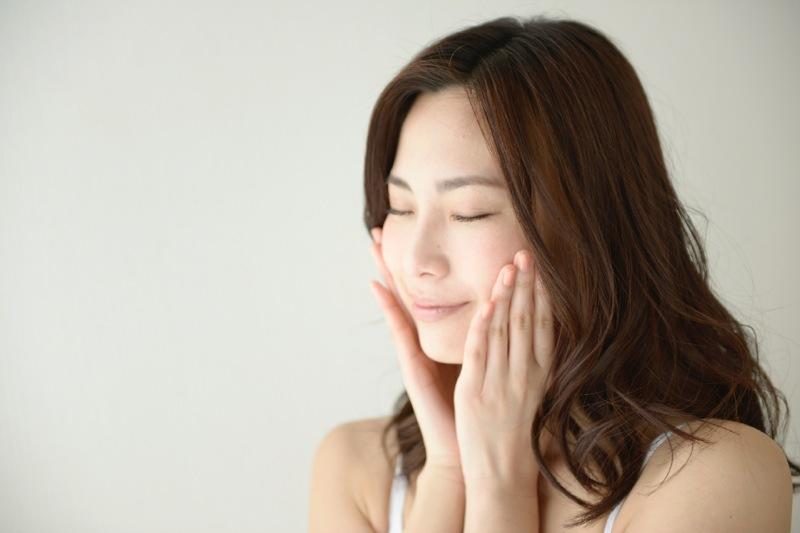 韓国 魔女工場 マニョコンジャン 原料の99.9%が植物性オイル！化粧を落とすと同時に肌に栄養を与えてくれる『ピュアク レンジングオイル』