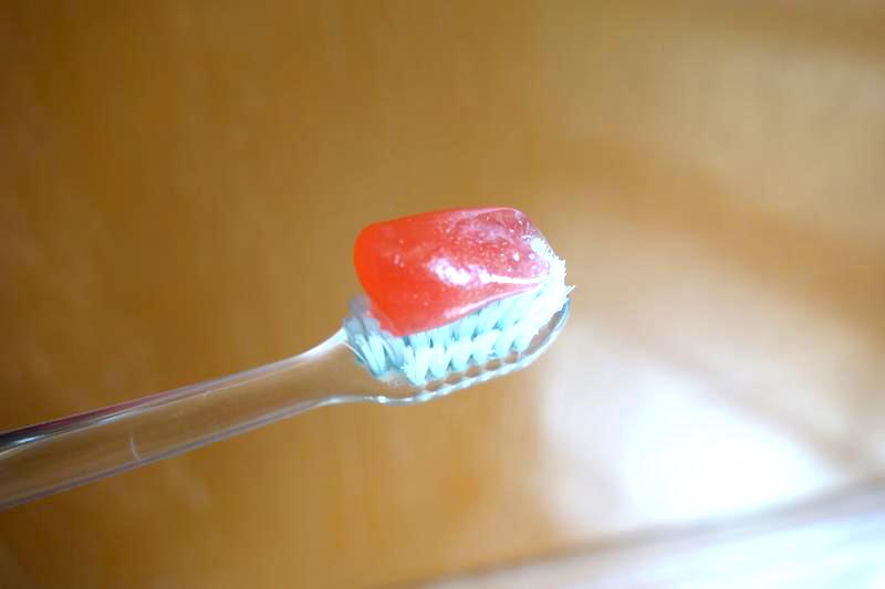 【パタンジャリ 】歯の汚れを落とし細菌を抑え、口の中の健康に保つ「ザクロ歯磨きジェル(FRESH ACTIVE GEL)」